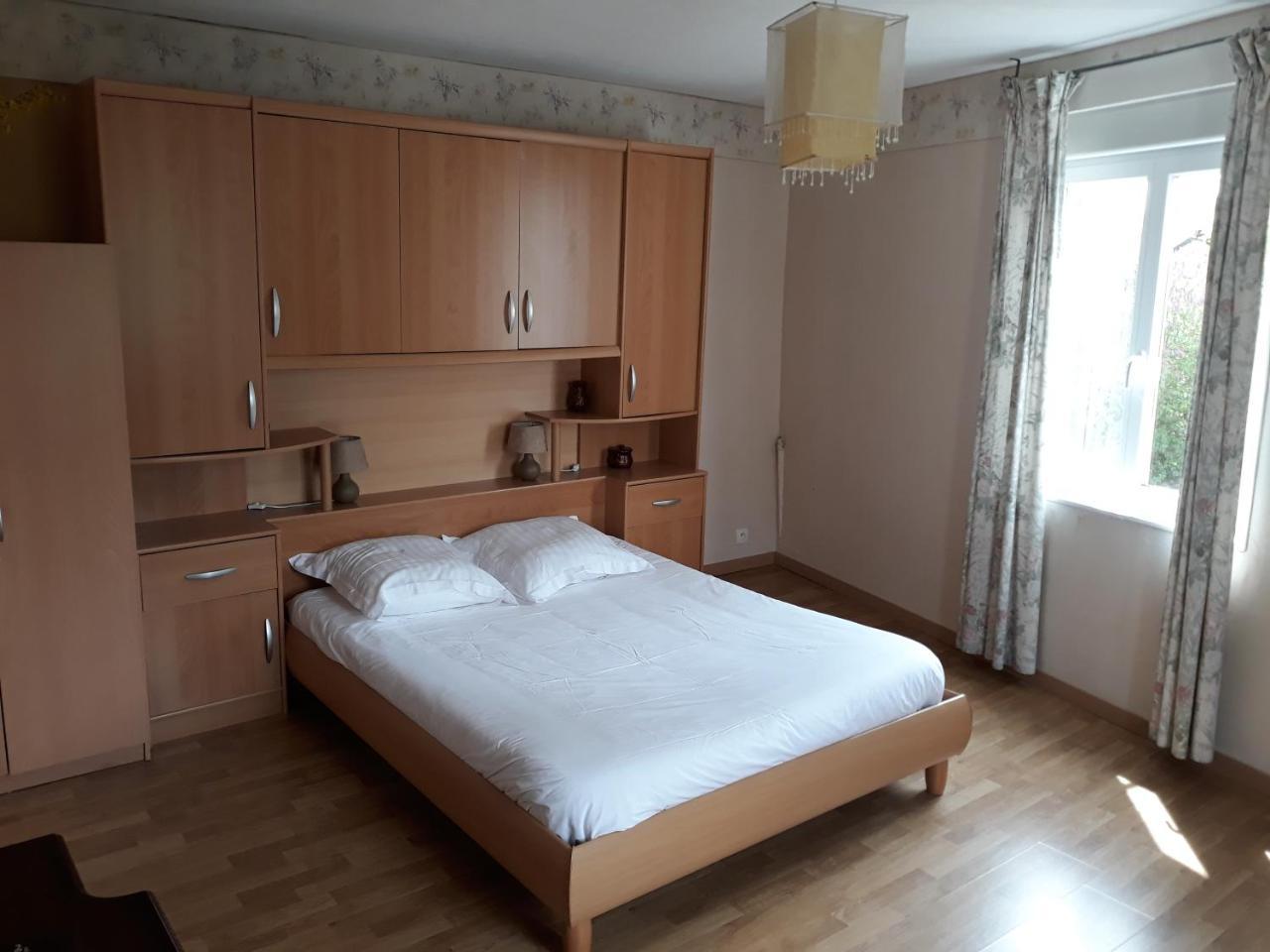 Hotel De La Gare Sainte-Gauburge-Sainte-Colombe 外观 照片