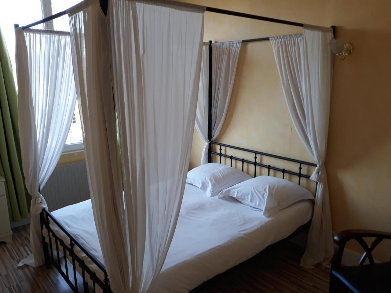 Hotel De La Gare Sainte-Gauburge-Sainte-Colombe 外观 照片