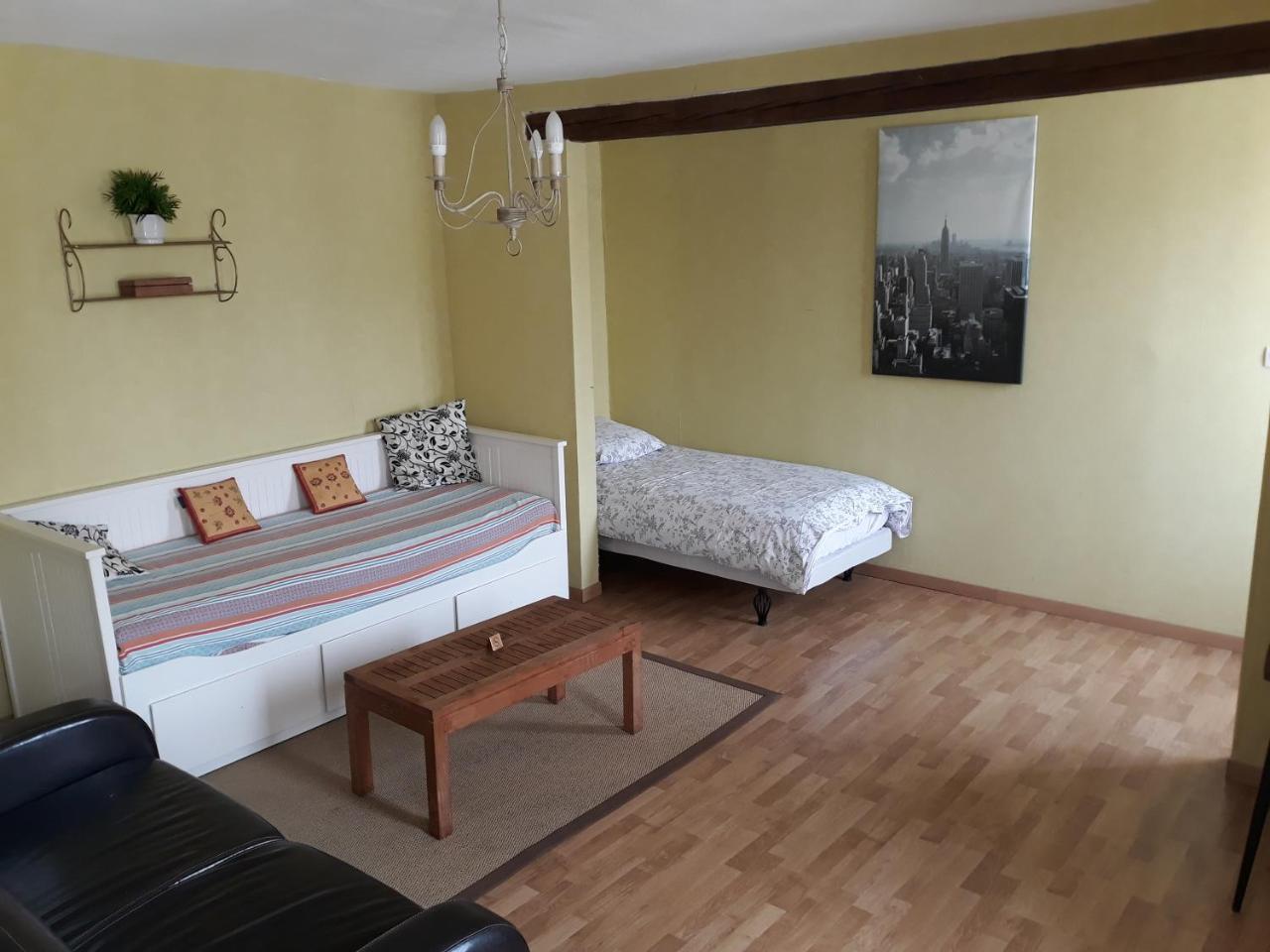 Hotel De La Gare Sainte-Gauburge-Sainte-Colombe 外观 照片