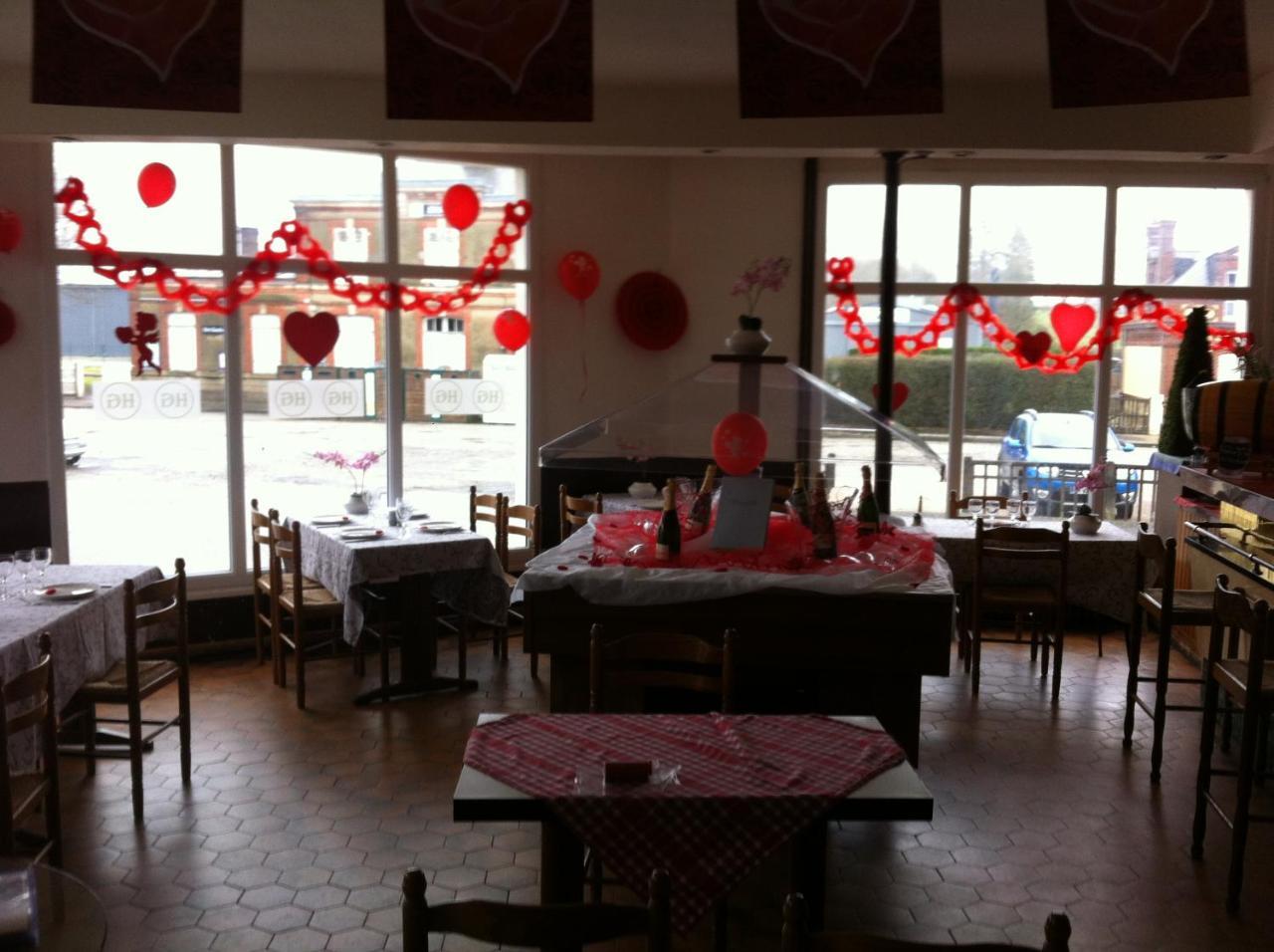Hotel De La Gare Sainte-Gauburge-Sainte-Colombe 外观 照片